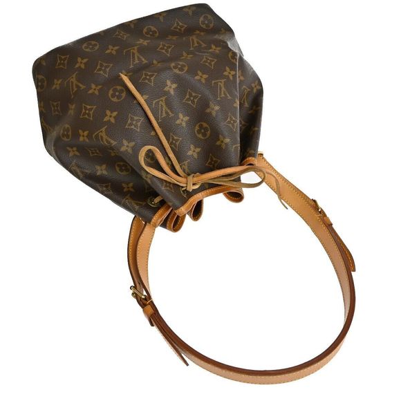 LOUIS VUITTON Petit Noe Shoulder Bag - Picture 4 of 16